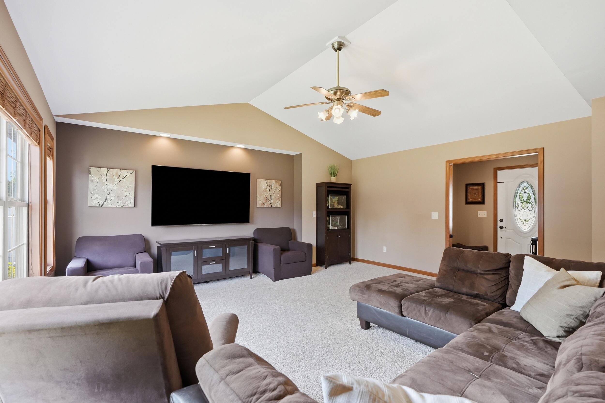 505 17th Street Southeast De Motte, IN 46310 - Photo 15 of 22 2500x1667