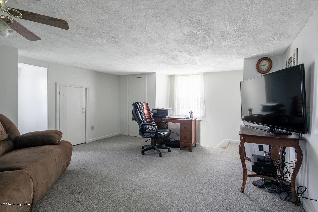 959 Houghlin Road Bloomfield, KY 40008 - Photo 11 of 24 14