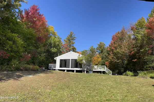 $433,700 | 313 Winter Drive, Becket, MA 01223