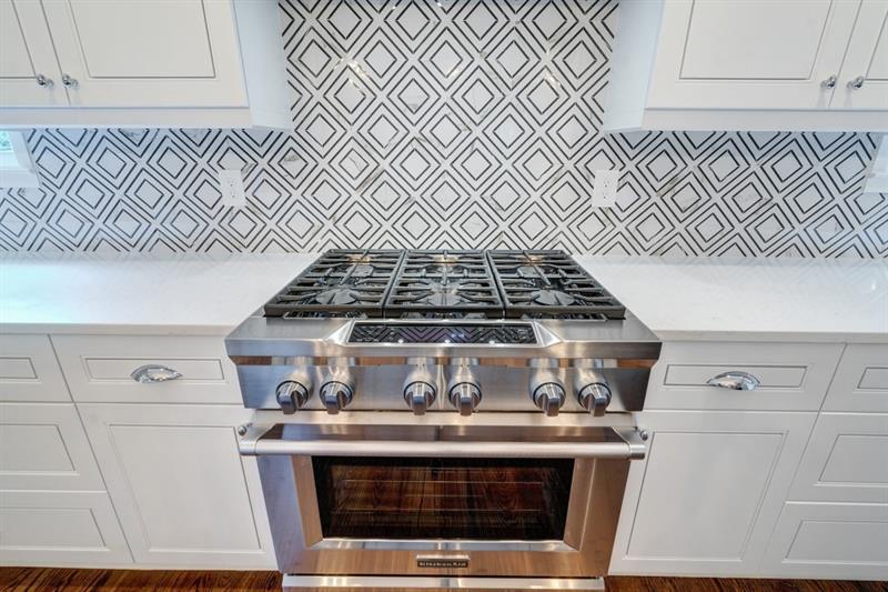 1375 Wessyngton Road Northeast Atlanta, GA 30306 - Photo 8 of 57