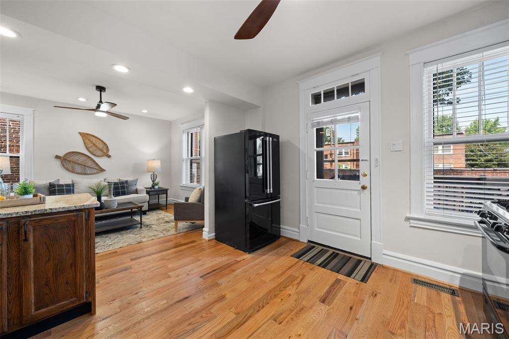 6427 Clayton Road St. Louis, MO 63117 - Photo 11 of 34 Gallery Image 11