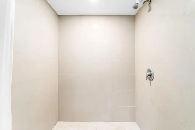 $7,800 | 18911 Collins Avenue, Unit 506 ON 5, Sunny Isles Beach, FL 33160