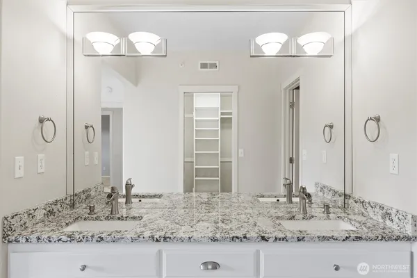 $629,000 | 300 Columbia Point Drive, Unit D101, Richland, WA 99352