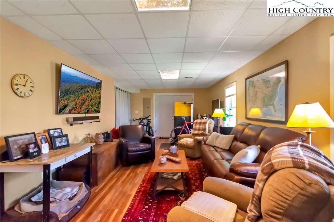 190 Summit Park Circle Boone, NC 28607 - Photo 41 of 50 a living room with furniture and a lamps