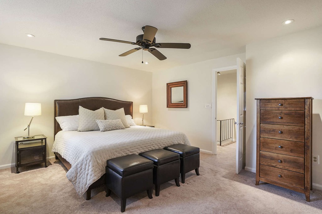 7 Beal's Cove Road, Unit E Hingham, MA 02043 - Photo 3 of 15 Gallery Image 3