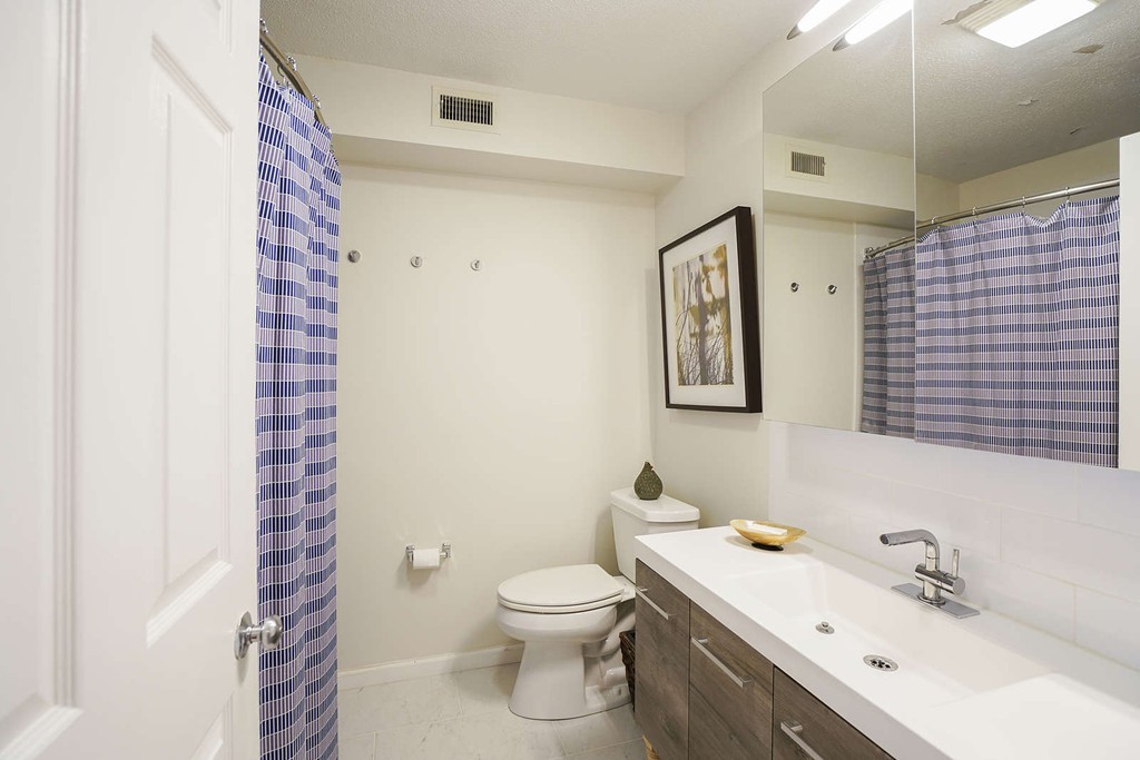 7 Beal's Cove Road, Unit E Hingham, MA 02043 - Photo 4 of 15 Gallery Image 4