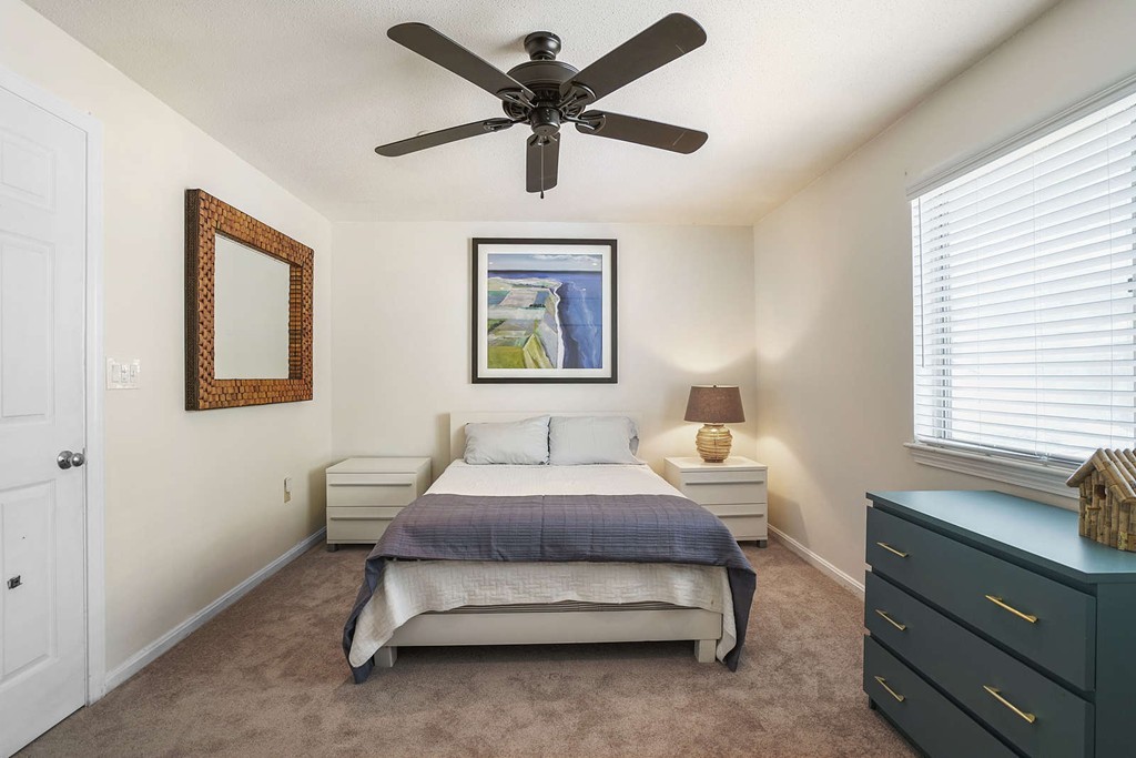 7 Beal's Cove Road, Unit E Hingham, MA 02043 - Photo 5 of 15 Gallery Image 5