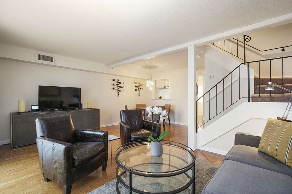 7 Beal's Cove Road, Unit E Hingham, MA 02043 - Photo 6 of 15 Gallery Image 6