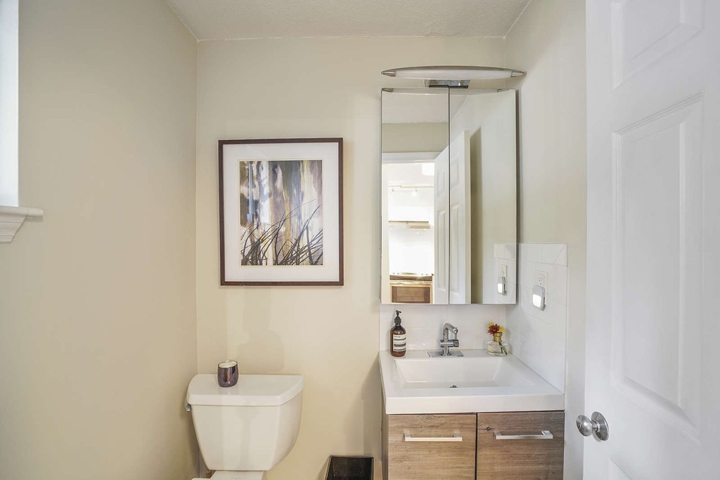 7 Beal's Cove Road, Unit E Hingham, MA 02043 - Photo 9 of 15 Gallery Image 9