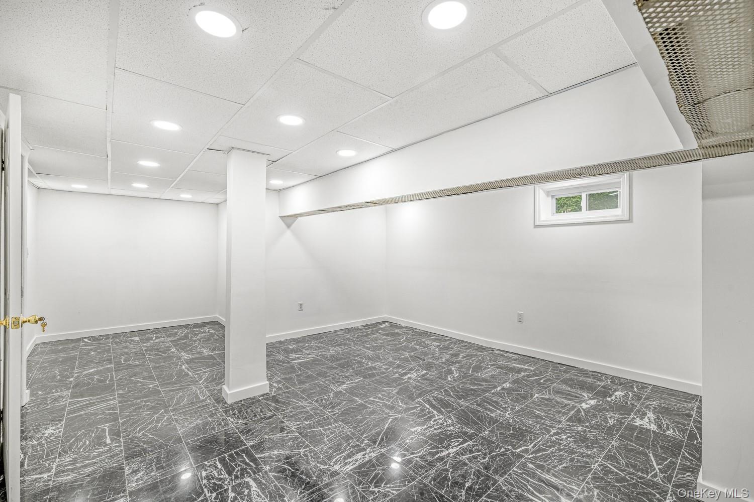 37 Keystone Place Hewlett, NY 11557 - Photo 34 of 45 a view of an empty room