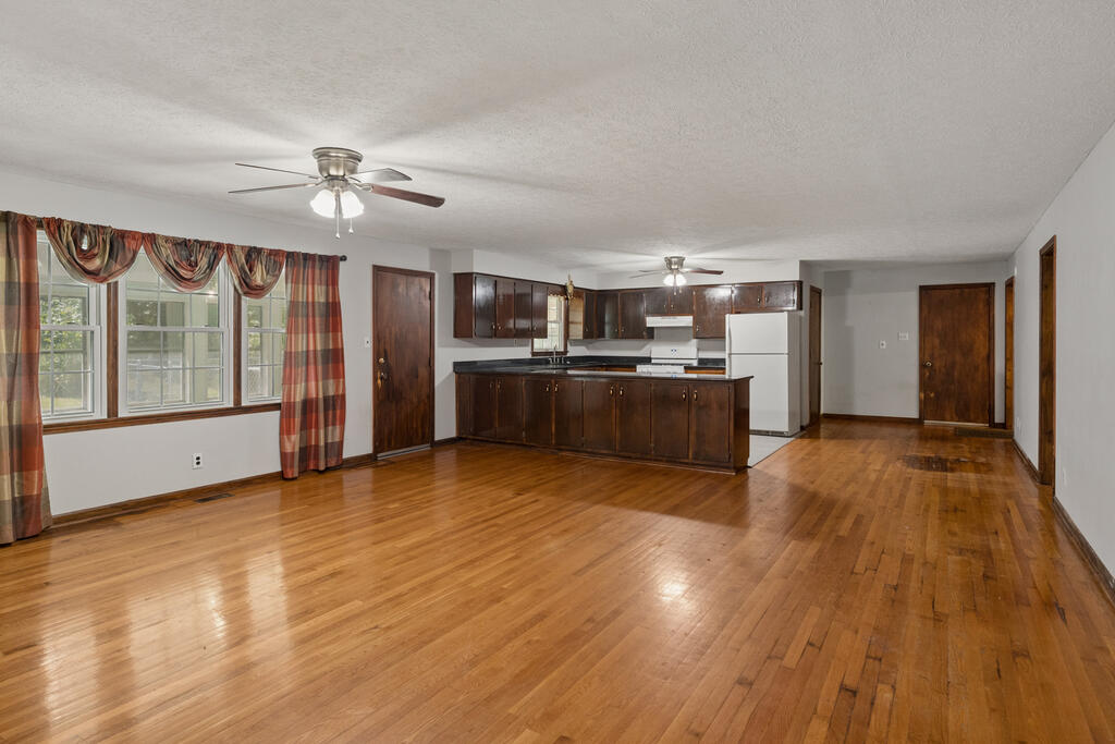 2395 Beulah Road Madisonville, KY 42431 - Photo 10 of 31 Gallery Image 10
