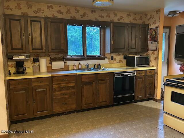 311 Cottrell Road Greenwich, NY 12834 - Photo 9 of 51 kitchen