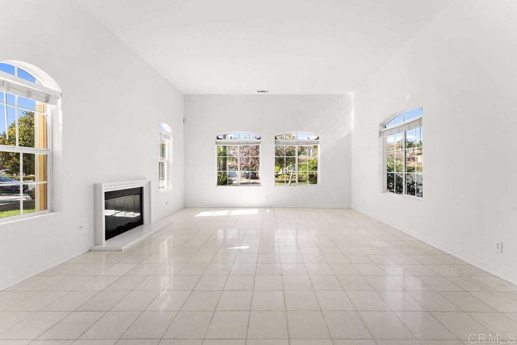 1004 Red Granite Road Chula Vista, CA 91913 - Photo 11 of 45 Living Room
