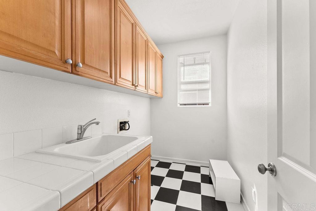 1004 Red Granite Road Chula Vista, CA 91913 - Photo 24 of 45 Laundry