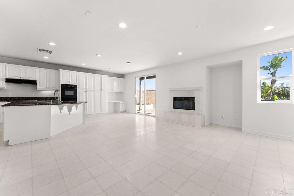 1004 Red Granite Road Chula Vista, CA 91913 - Photo 9 of 45 Family Room