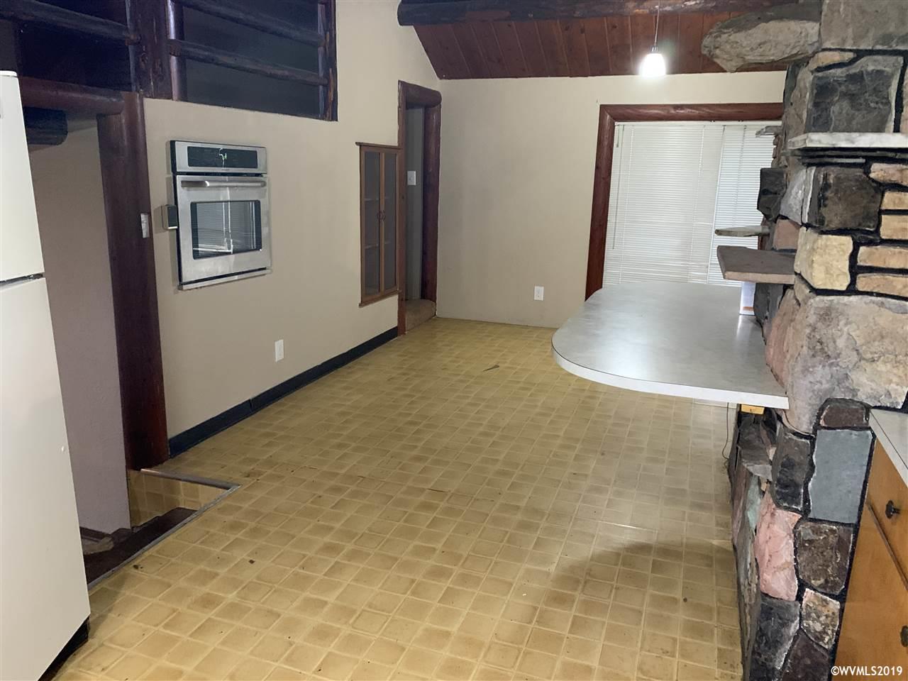 11085 Portland Road Northeast Salem, OR 97305 - Photo 11 of 30