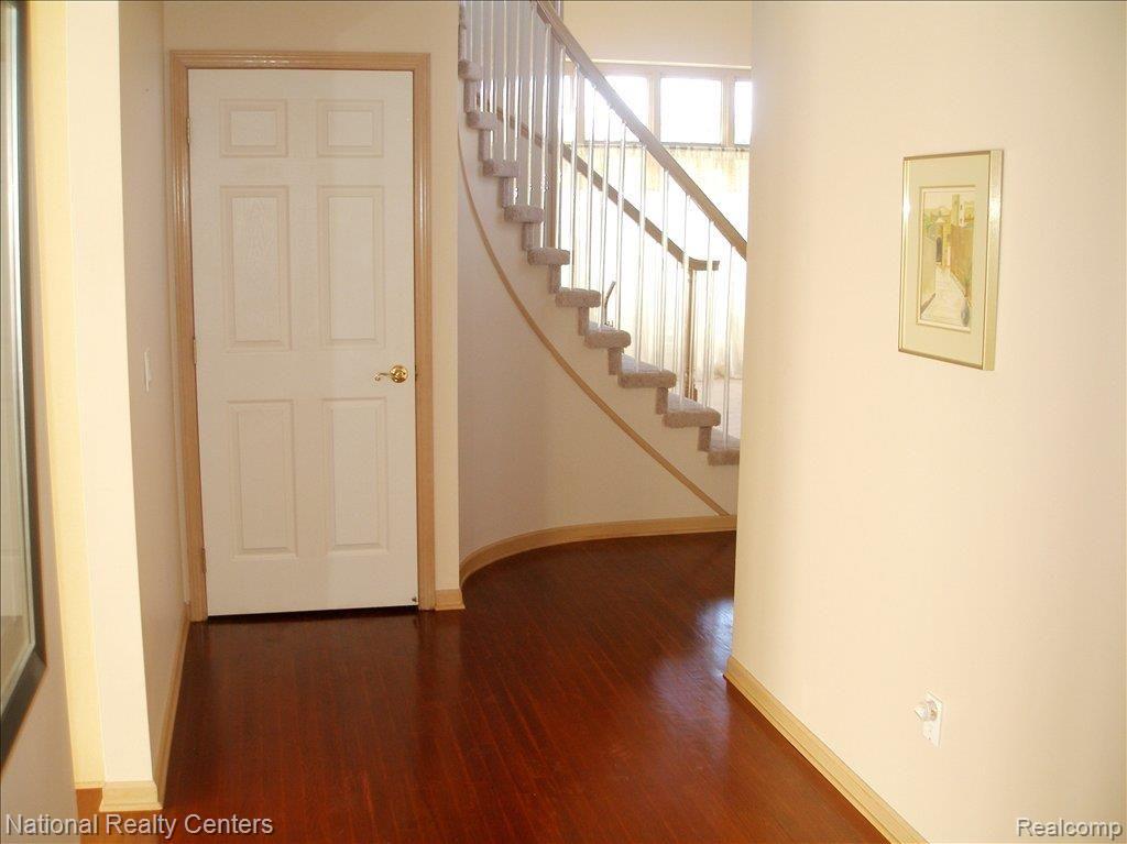 620 Sandalwood Road Canton, MI 48188 - Photo 10 of 25 Foyer I