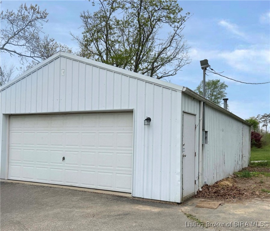 6233 East Hunterstown Road Lexington, IN 47138 - Photo 2 of 20 Gallery Image 2
