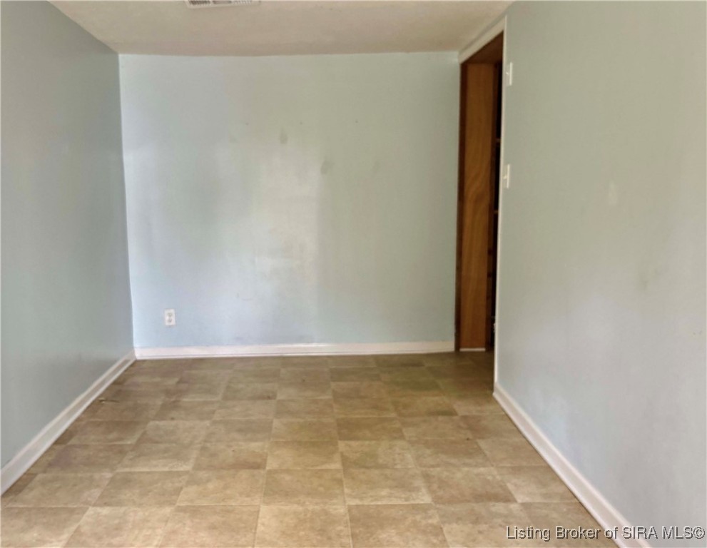6233 East Hunterstown Road Lexington, IN 47138 - Photo 7 of 20 Gallery Image 7