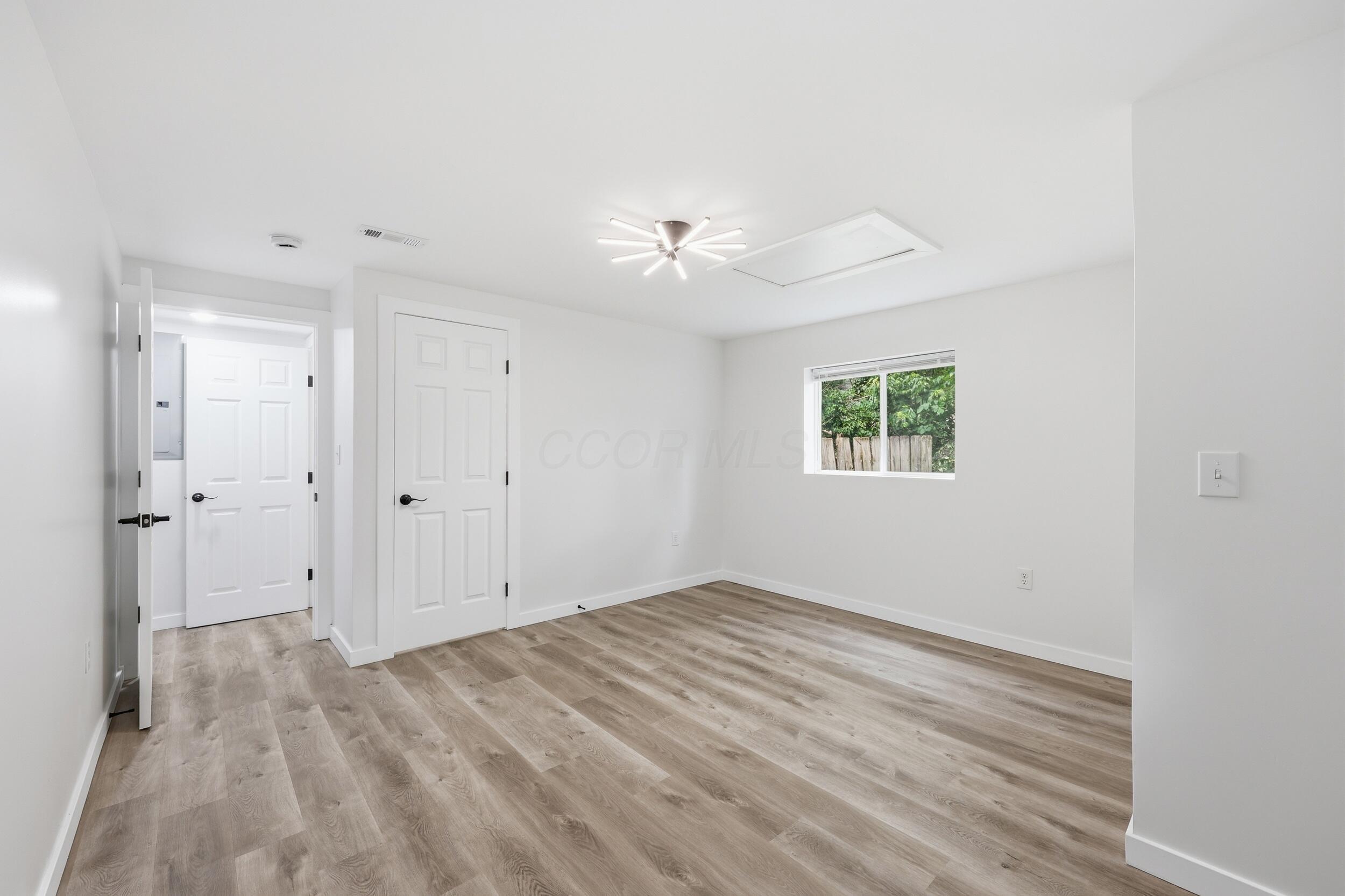 2386 Lindale Road Columbus, OH 43224 - Photo 11 of 31 Bedroom 1