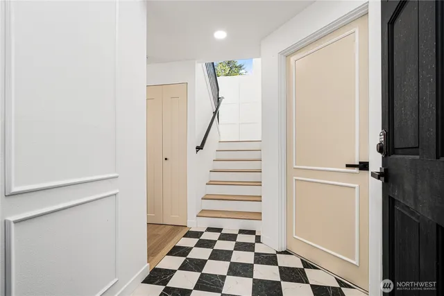 $1,199,450 | 4204 243rd Place Southeast, Sammamish, WA 98029