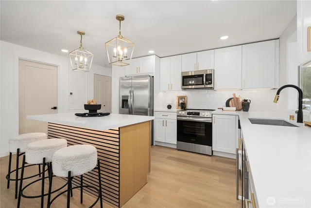 $1,199,450 | 4204 243rd Place Southeast, Sammamish, WA 98029