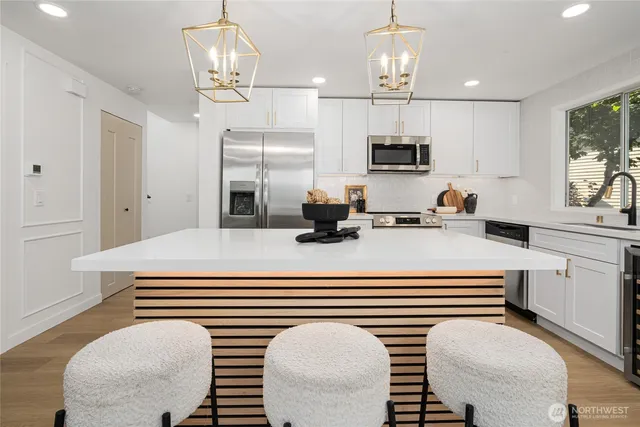 $1,199,450 | 4204 243rd Place Southeast, Sammamish, WA 98029