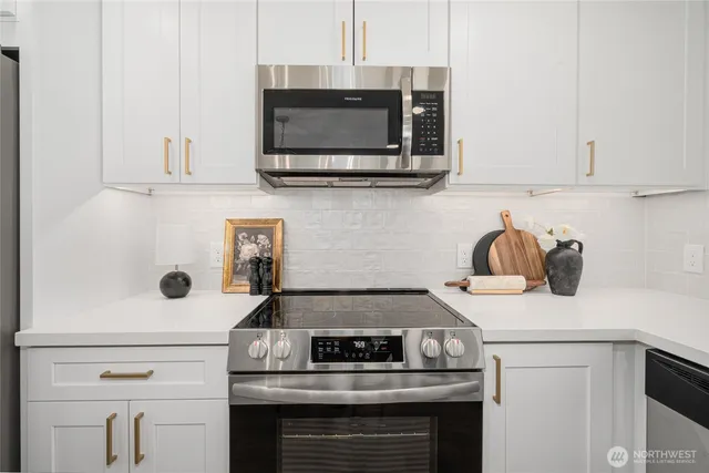 $1,199,450 | 4204 243rd Place Southeast, Sammamish, WA 98029