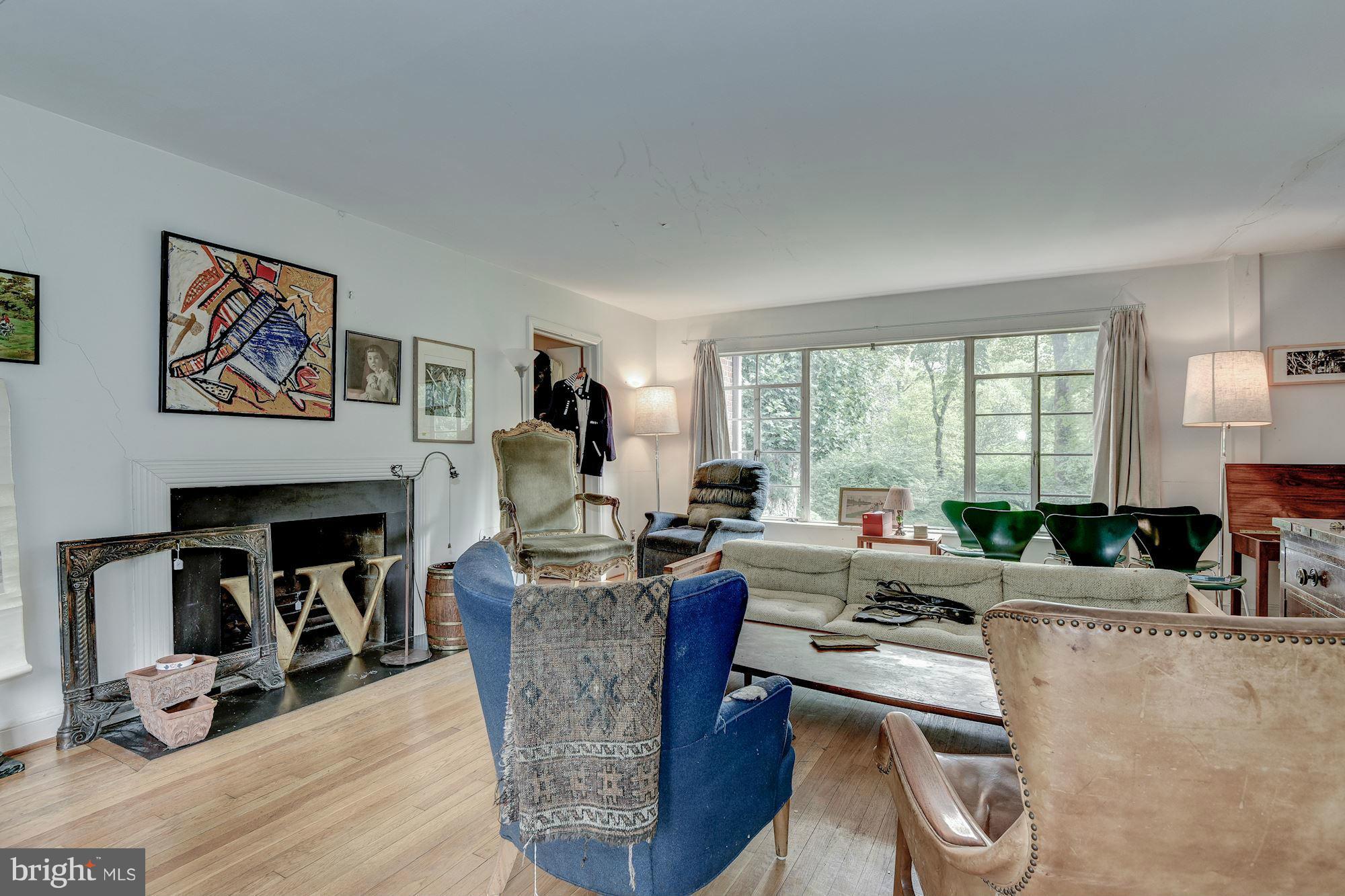 8601 Beech Tree Road Bethesda, MD 20817 - Photo 2 of 16 Living Room