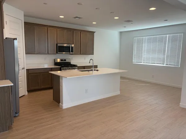 $2,800 | 12011 Calle De Pompas West, Peoria, AZ 85383