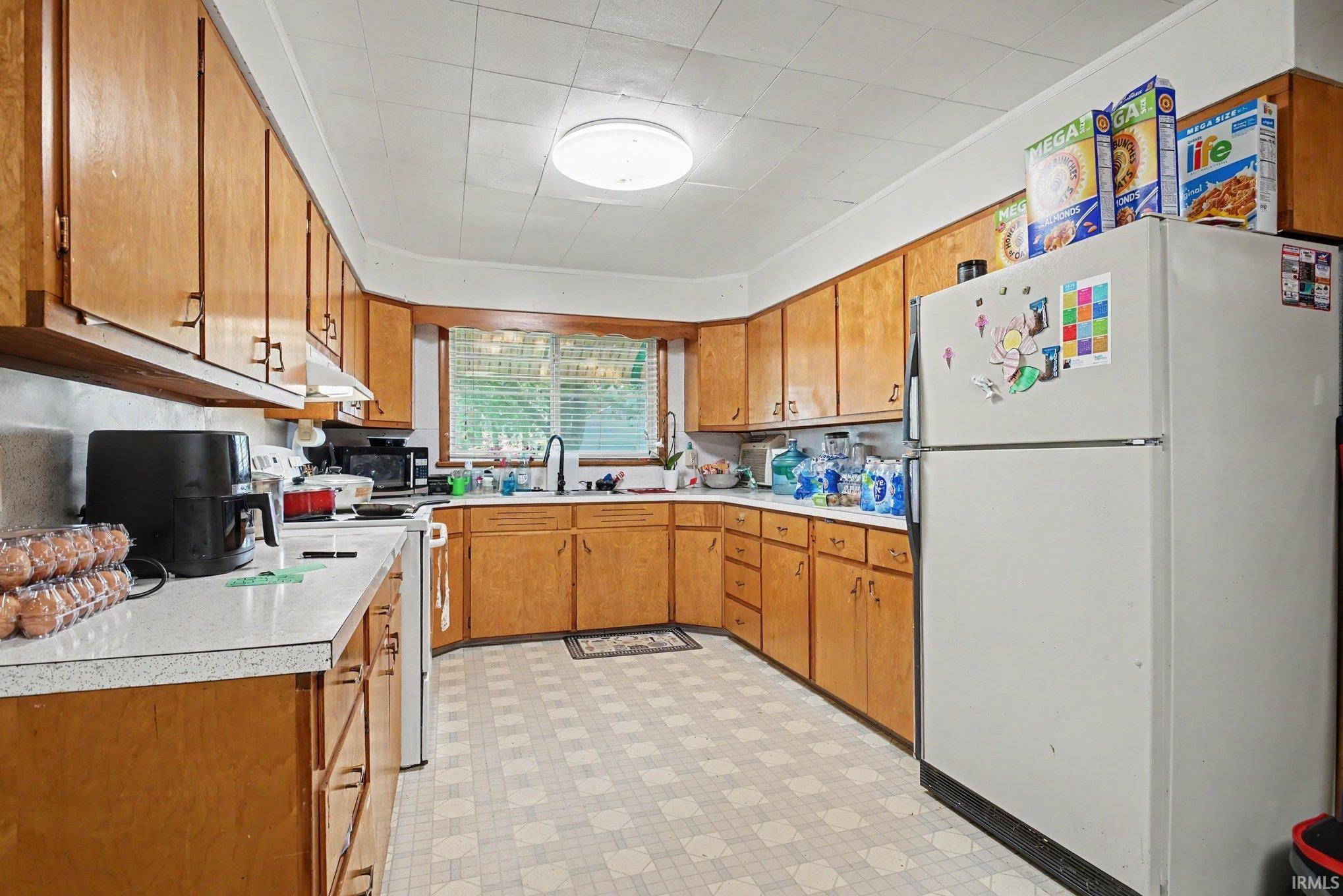 615 North Riverside Boulevard Goshen, IN 46528 - Photo 10 of 18