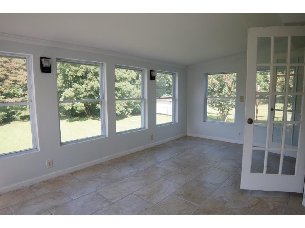 185 Young Road Johnson City, TN 37604 - Photo 8 of 14 Photo 9