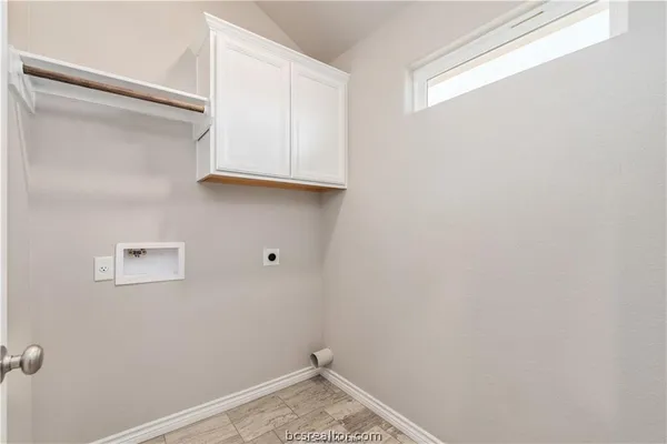 $2,400 | 3185 Normandy Way, Bryan, TX 77808