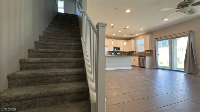 $2,195 | 335 Cadence Vista Drive, Henderson, NV 89011