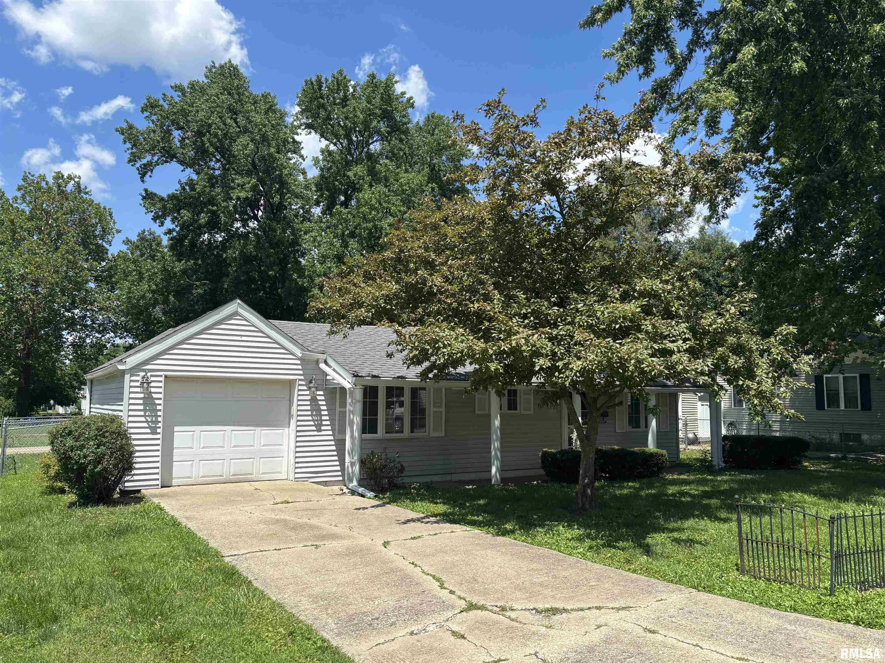 1905 West Calhoun Avenue Springfield, IL 62702 - Photo 17 of 26