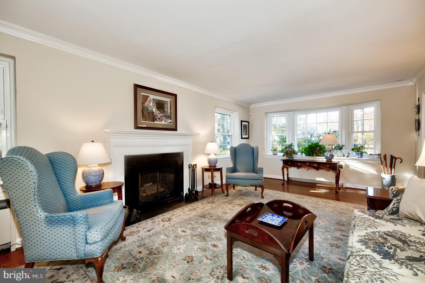 37 Woodcroft Road Havertown, PA 19083 - Photo 6 of 26 Living Room