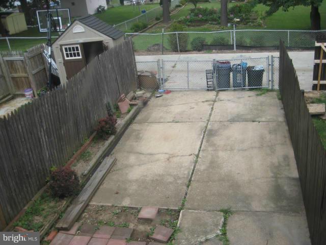 542 Chalcot Square Baltimore, MD 21221 - Photo 5 of 18 Exterior (Rear)