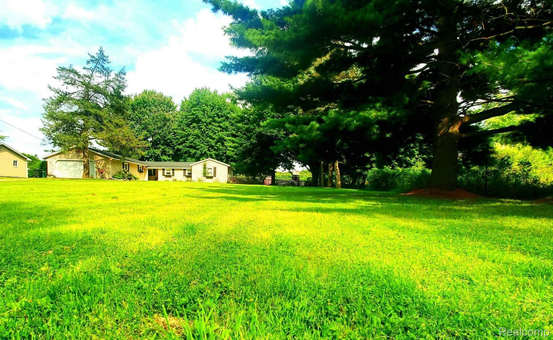 3885 Lippincott Road Lapeer, MI 48446 - Photo 4 of 26 Lippincott front4.jpg