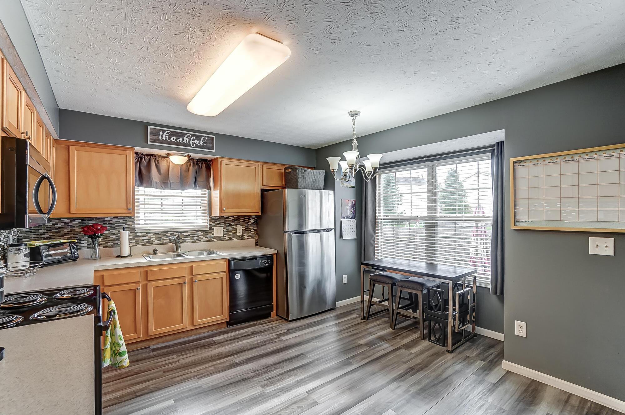 2533 Locksley Road Grove City, OH 43123 - Photo 12 of 34 Eating Space