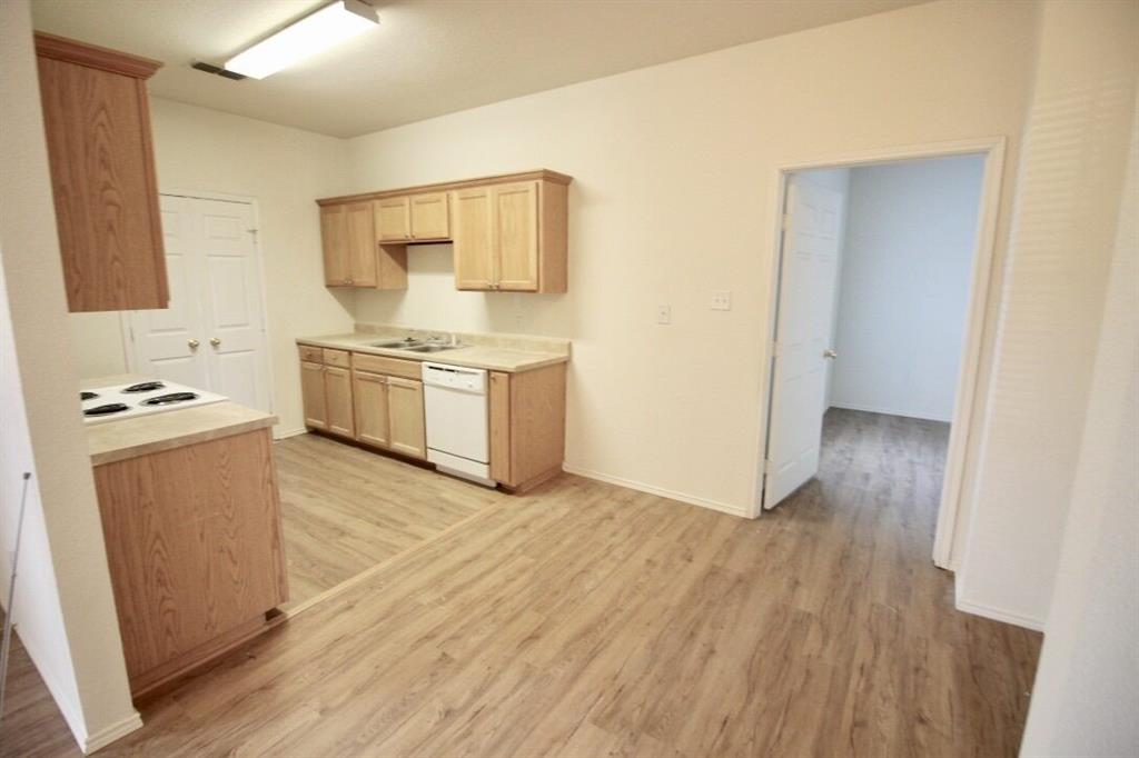 112 Collett Court Weatherford, TX 76088 - Photo 12 of 18