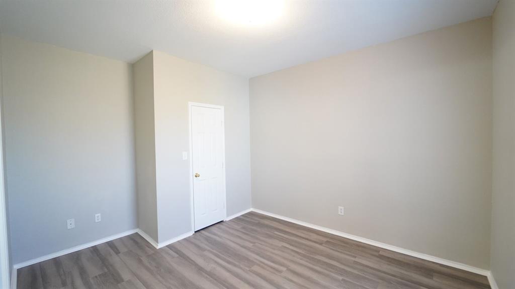 112 Collett Court Weatherford, TX 76088 - Photo 2 of 18