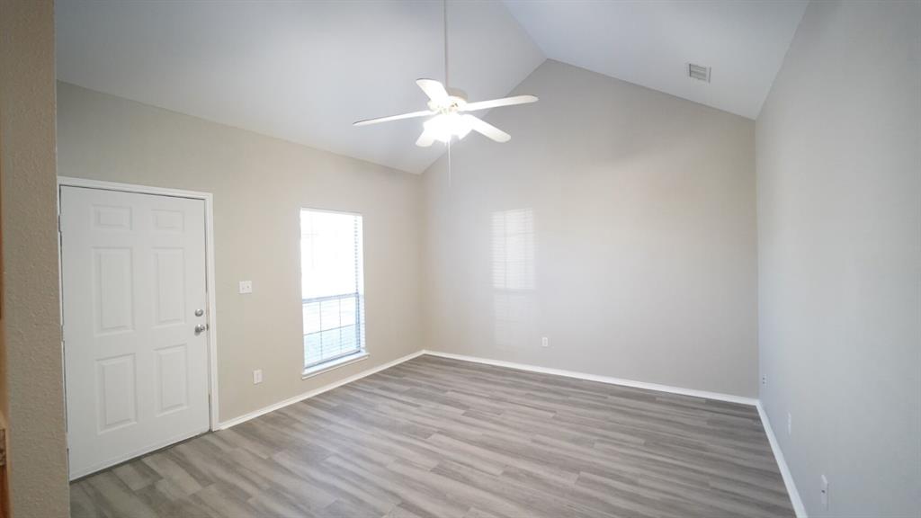 112 Collett Court Weatherford, TX 76088 - Photo 7 of 18