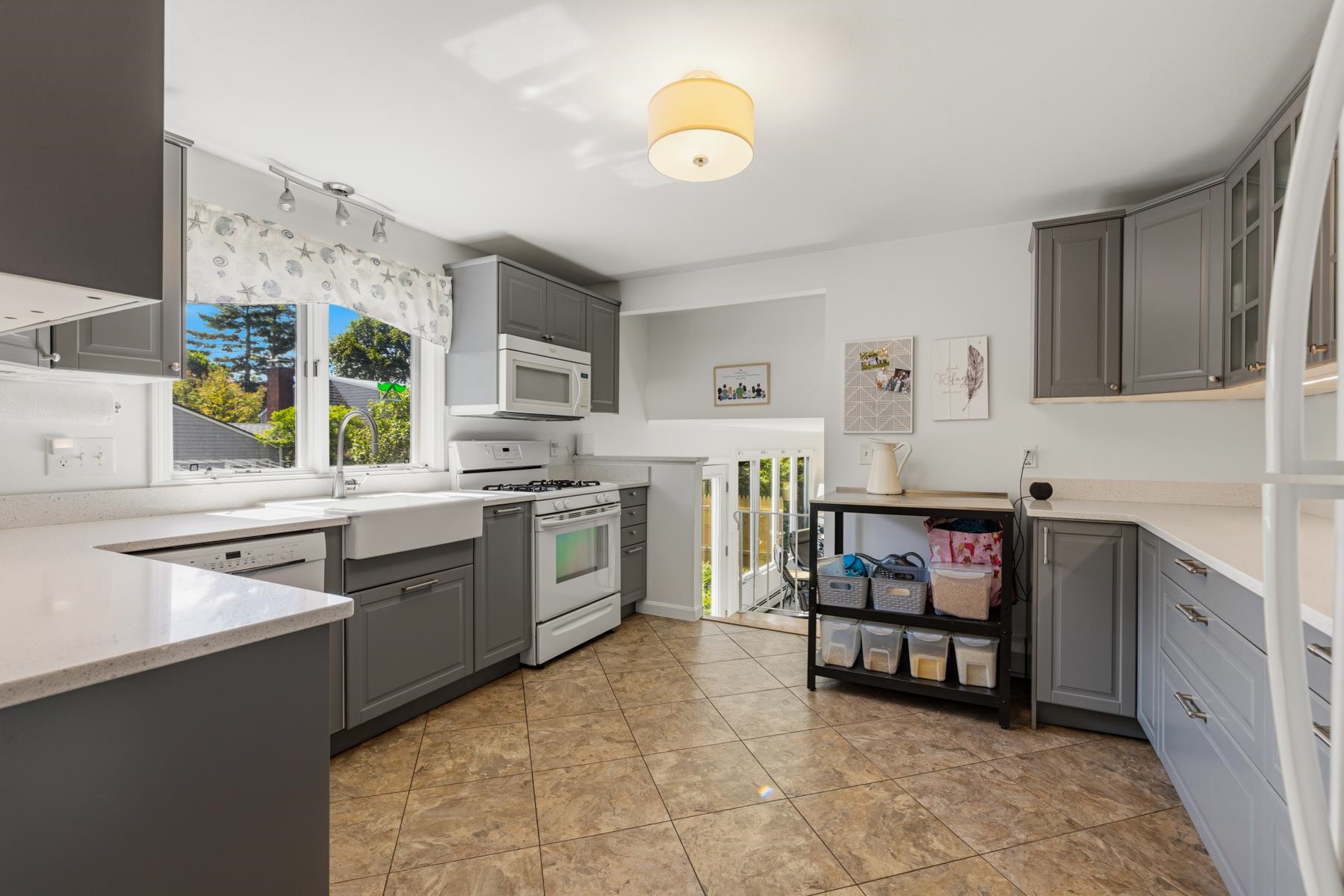 13 Wingate Street Hampton, NH 03842 - Photo 8 of 31
