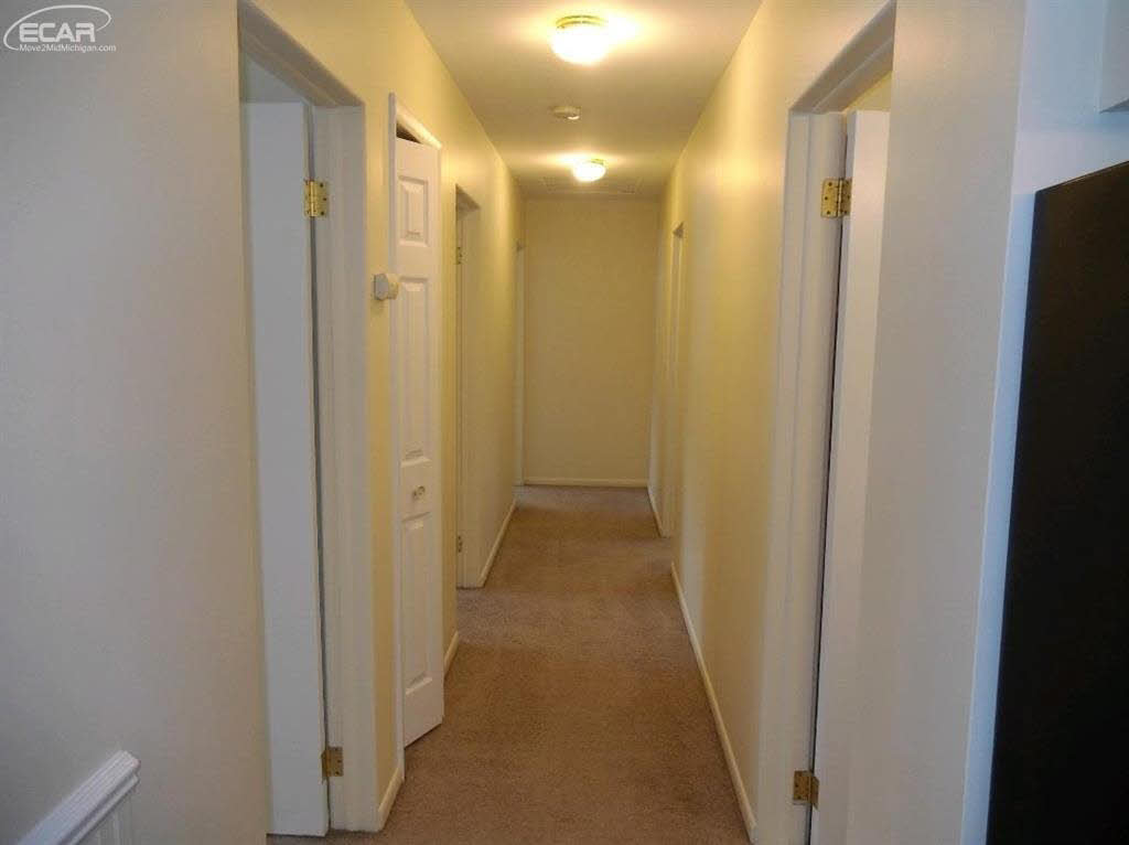 11188 Webster Road Clio, MI 48420 - Photo 7 of 23 21404968-6.JPG