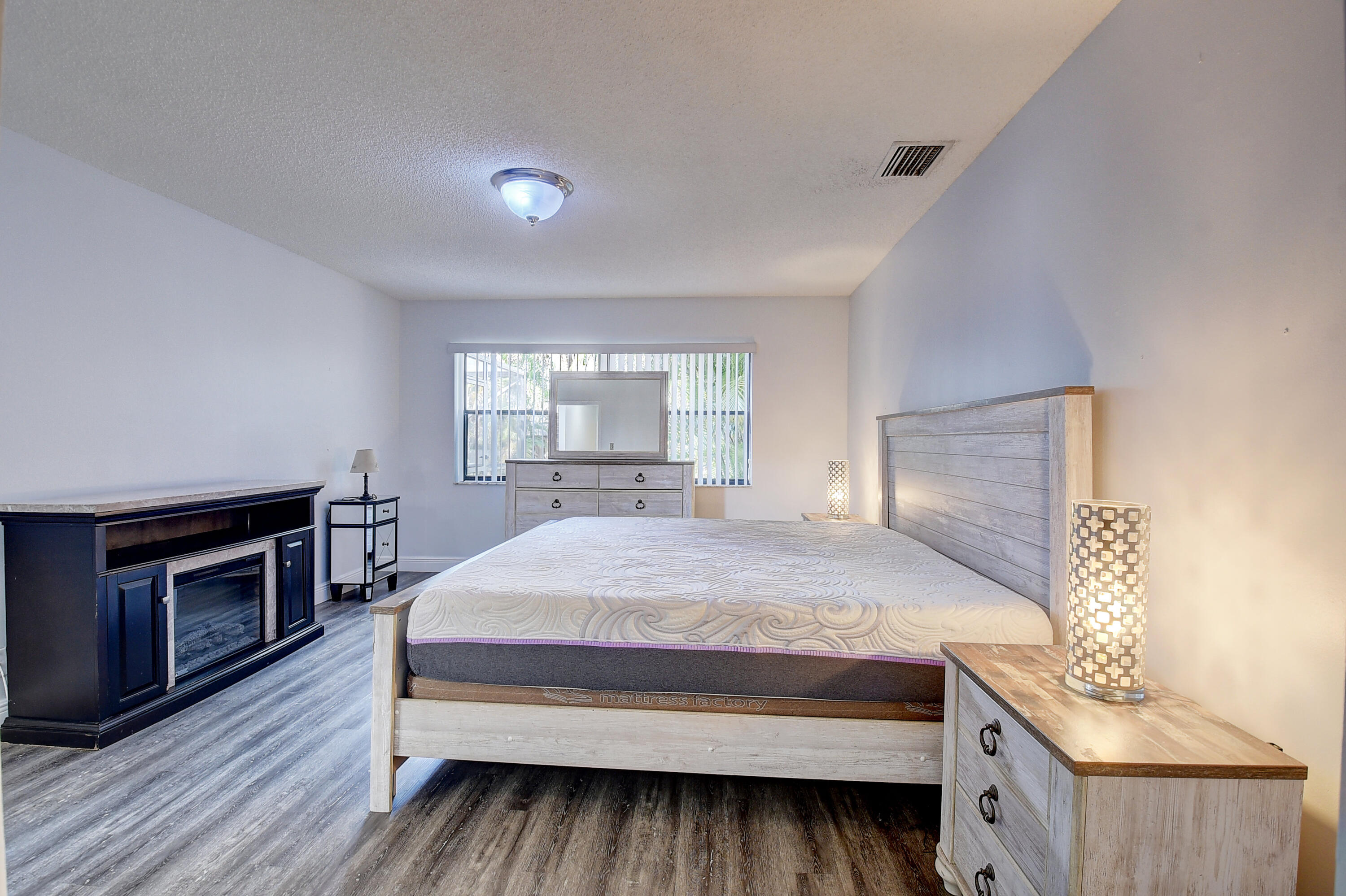 8559 Shawe Way Boca Raton, FL 33433 - Photo 16 of 28 Primary Bedroom