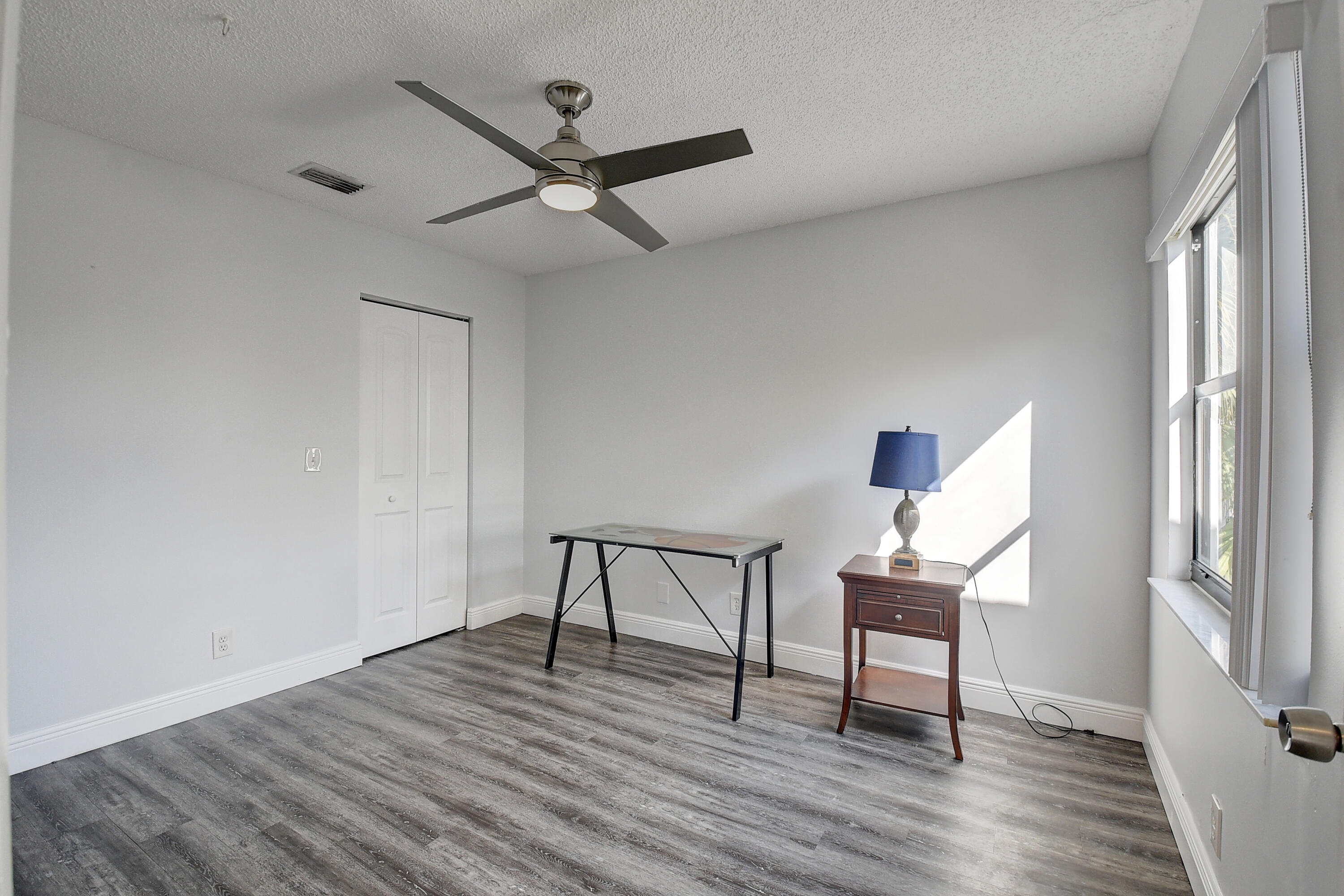 8559 Shawe Way Boca Raton, FL 33433 - Photo 21 of 28 3rd Bedroom