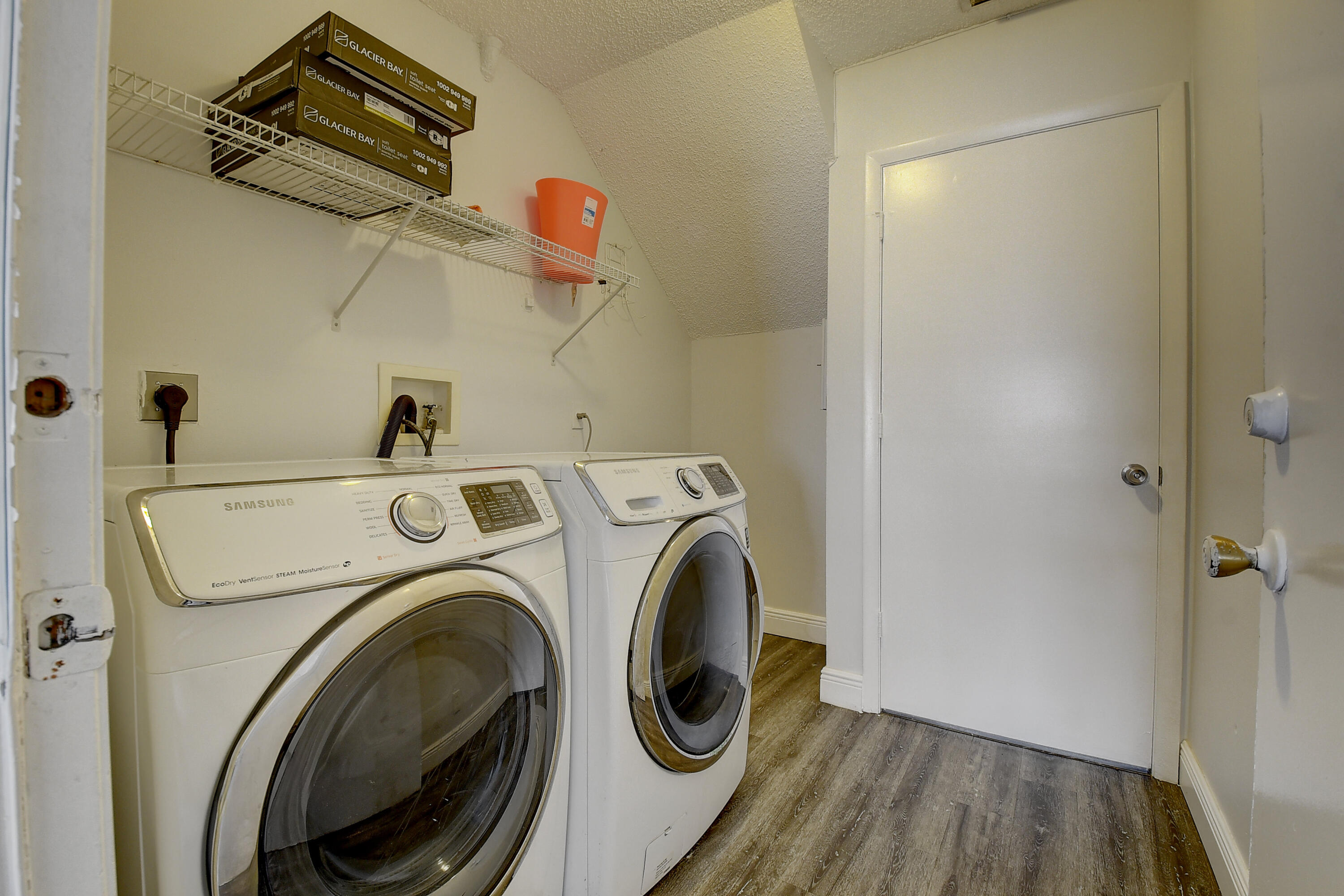 8559 Shawe Way Boca Raton, FL 33433 - Photo 24 of 28 Laundry Room