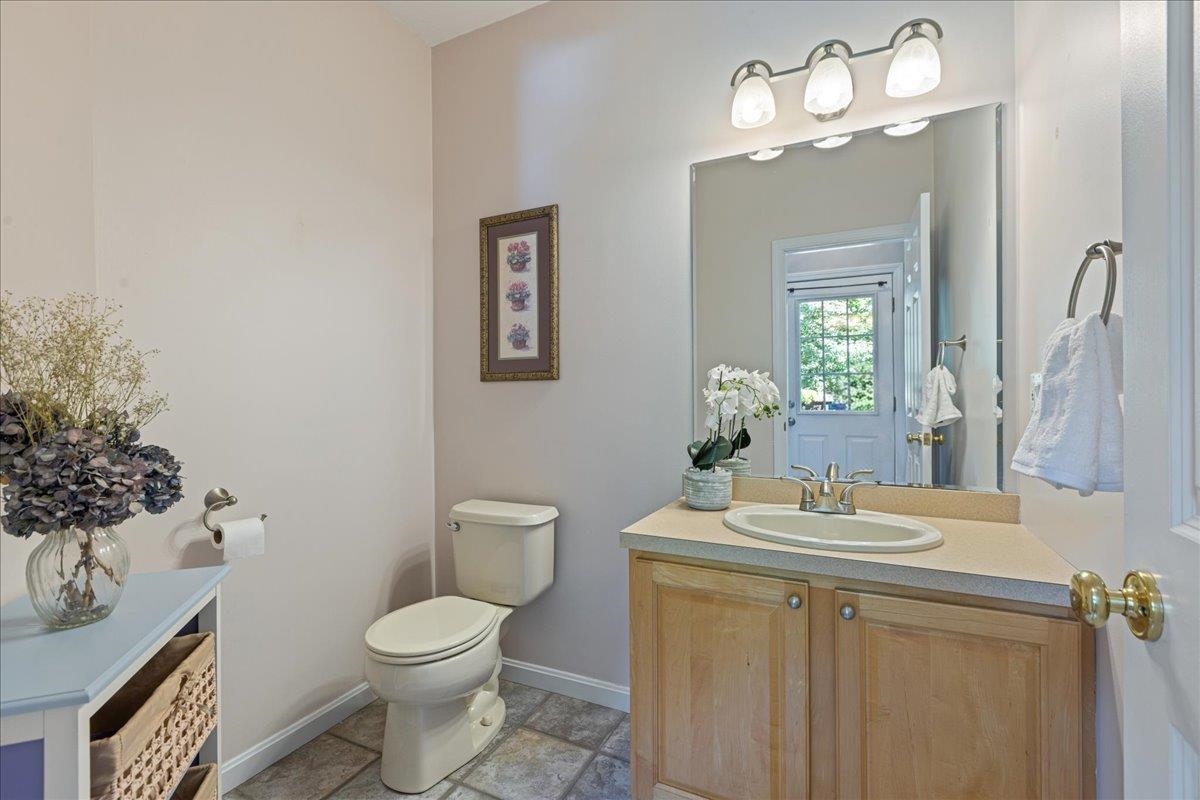 12 Glenwood Road Windham, NH 03087 - Photo 16 of 41 Gallery Image 16
