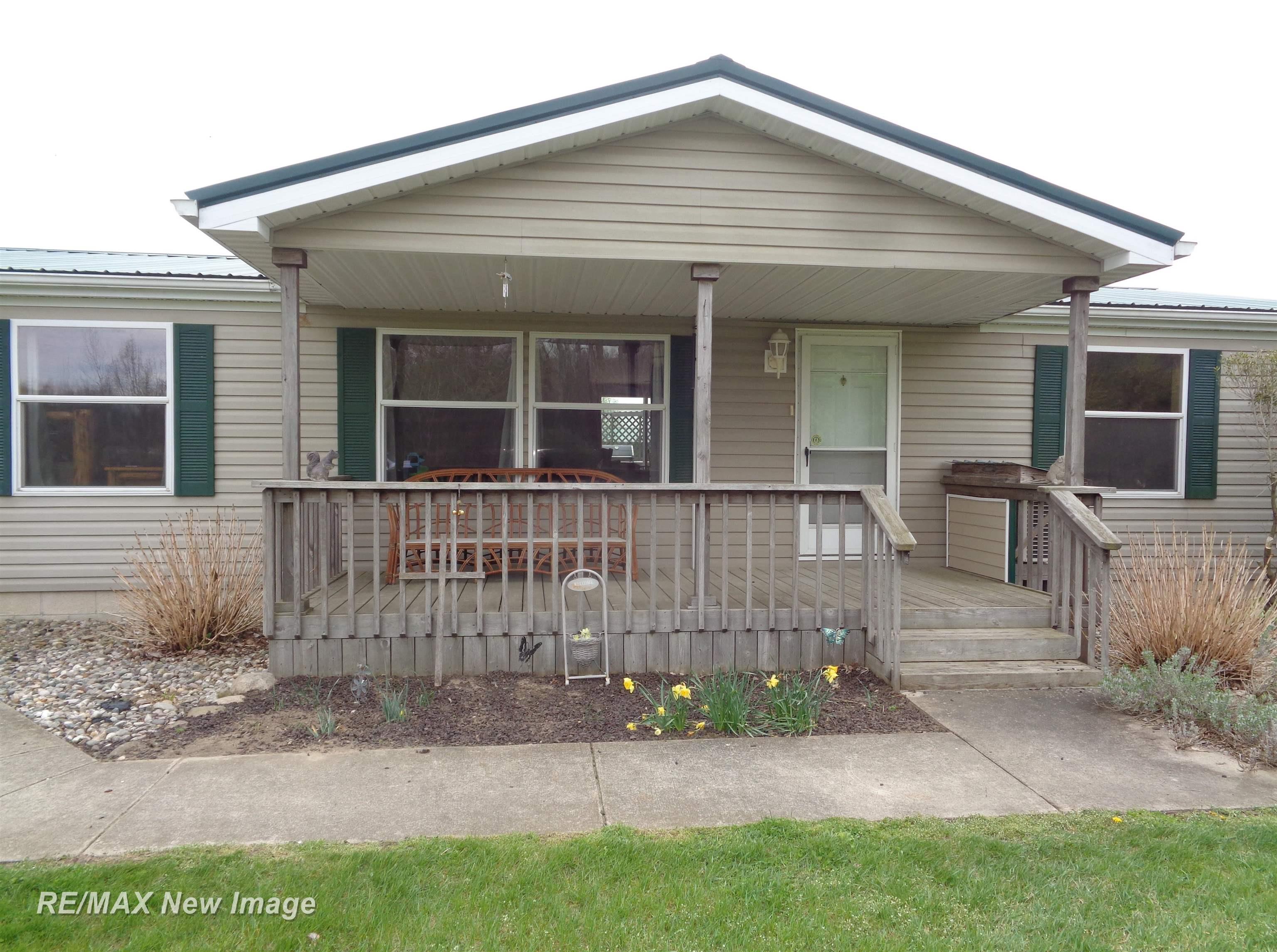 20025 Nelson Road Merrill, MI 48637 - Photo 2 of 28