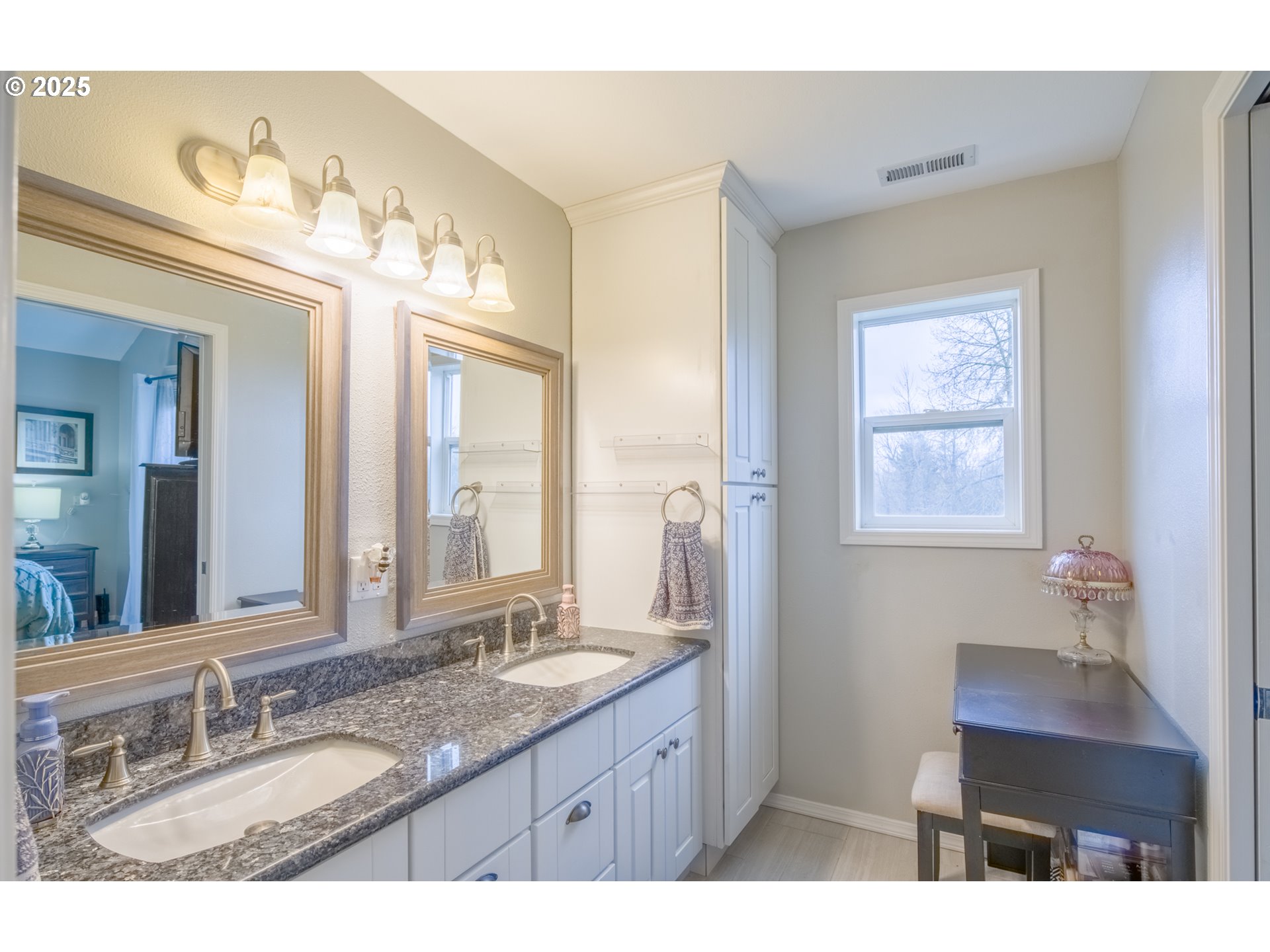 51784 Southeast 9th Street Scappoose, OR 97056 - Photo 21 of 39 Bathroom